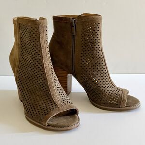 Lucky Brand Lakyn Womens Sz 9 Brown Suede Peep Toe Zip Ankle Booties Block Heels